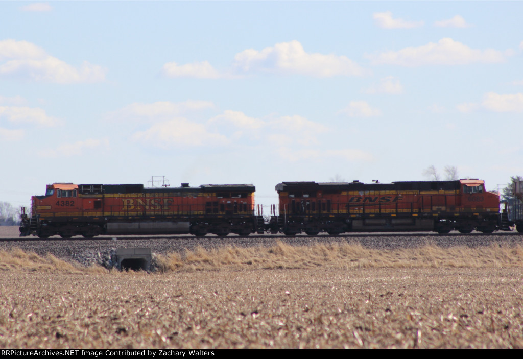 BNSF 4382 6683